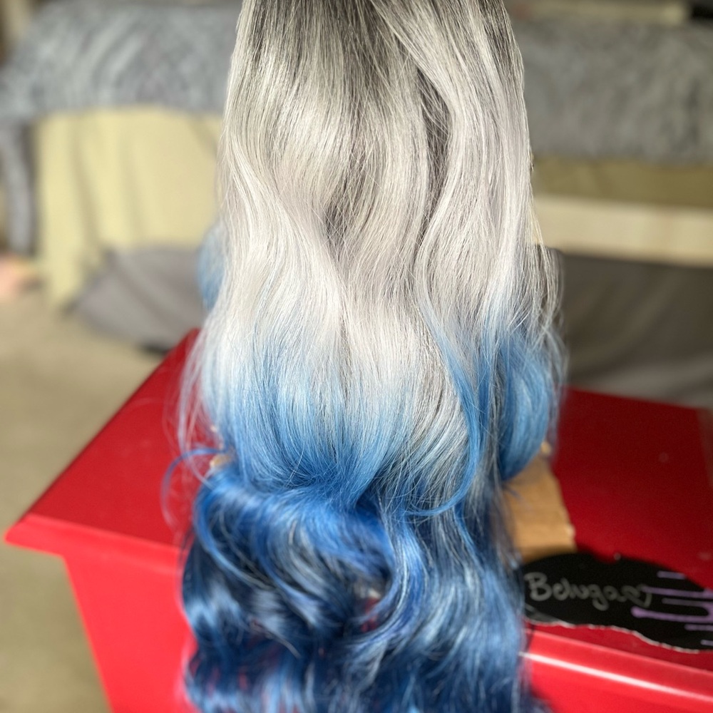 Elegant Silver and Blue Ombre Wig